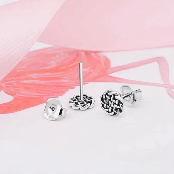 💝 SOLD in Bundle (Caitlin) 💝 Knotted Stud Earrings - Celtic Knot / Cross - Picture 3 of 5